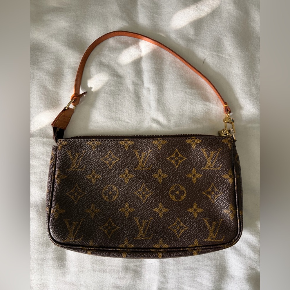 Louis Vuitton Vintage Pochette Accessoire PRISTINE.